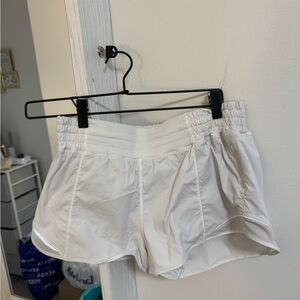 Lululemon Hotty Hot high rise 2.5 inch shorts